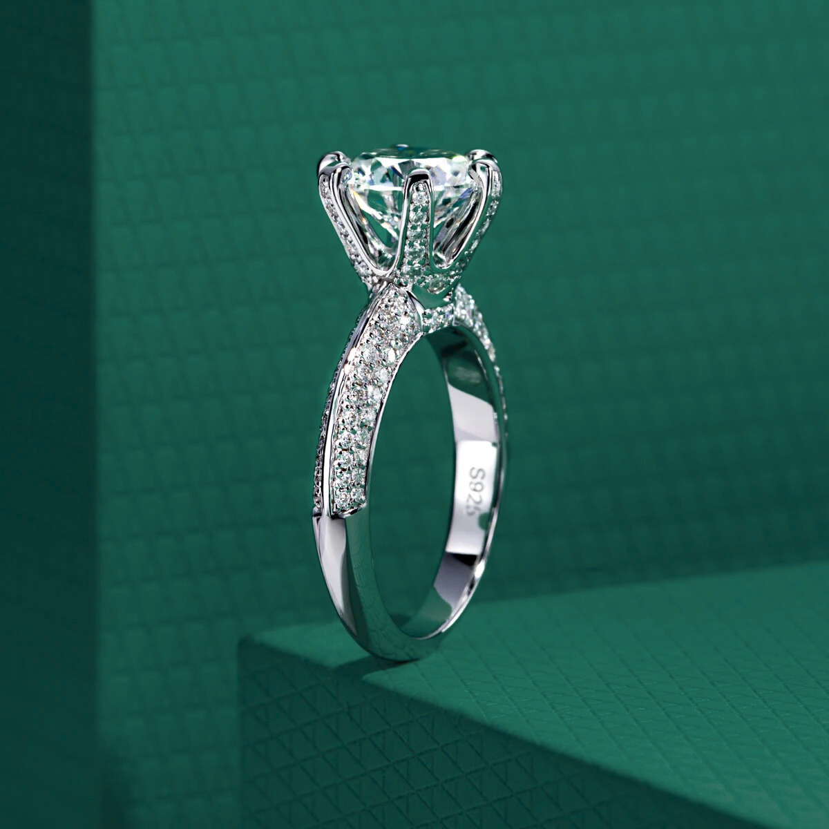 The Alessia - Round Brilliant Cut Moissanite Solitaire Ring