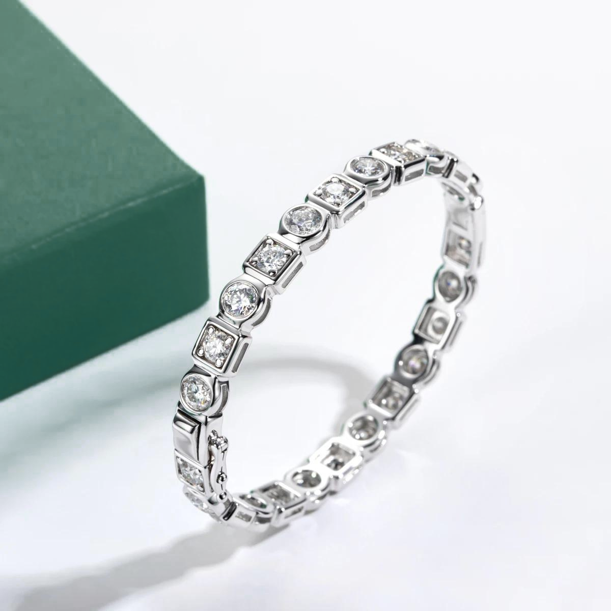 The Fusion - Round Brilliant Cut Moissanite Bracelet