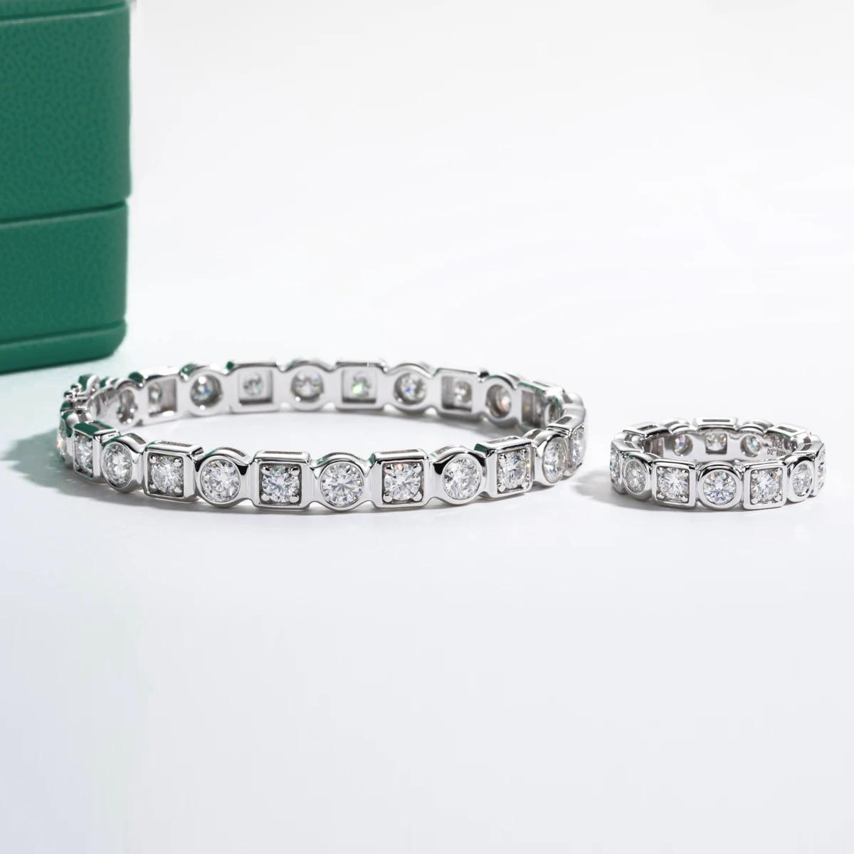 The Fusion - Round Brilliant Cut Moissanite Bracelet
