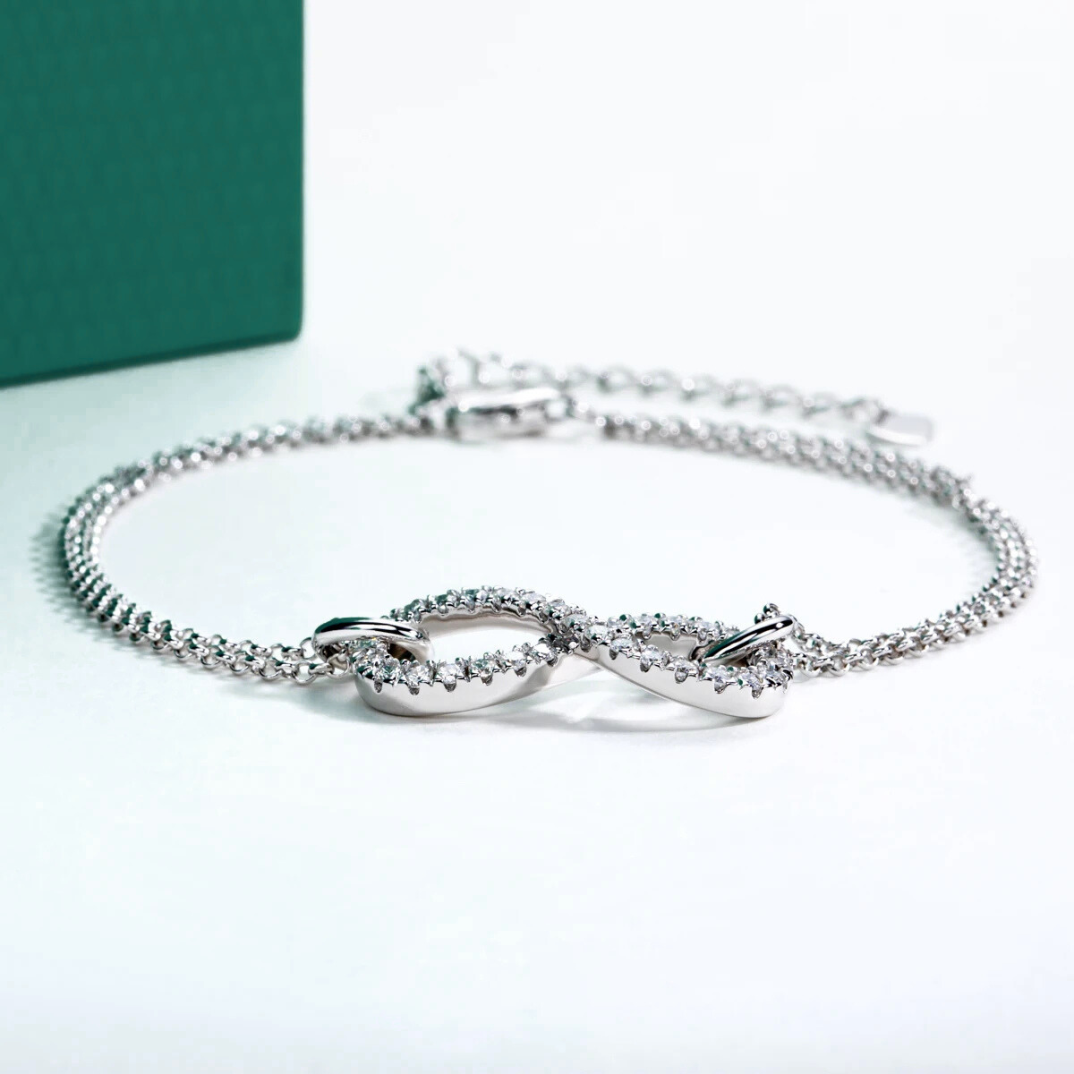 The Eternelle - Moissanite Bracelet