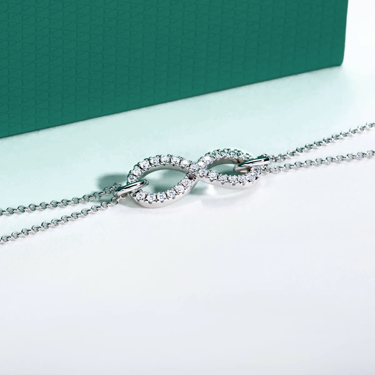 The Eternelle - Moissanite Bracelet