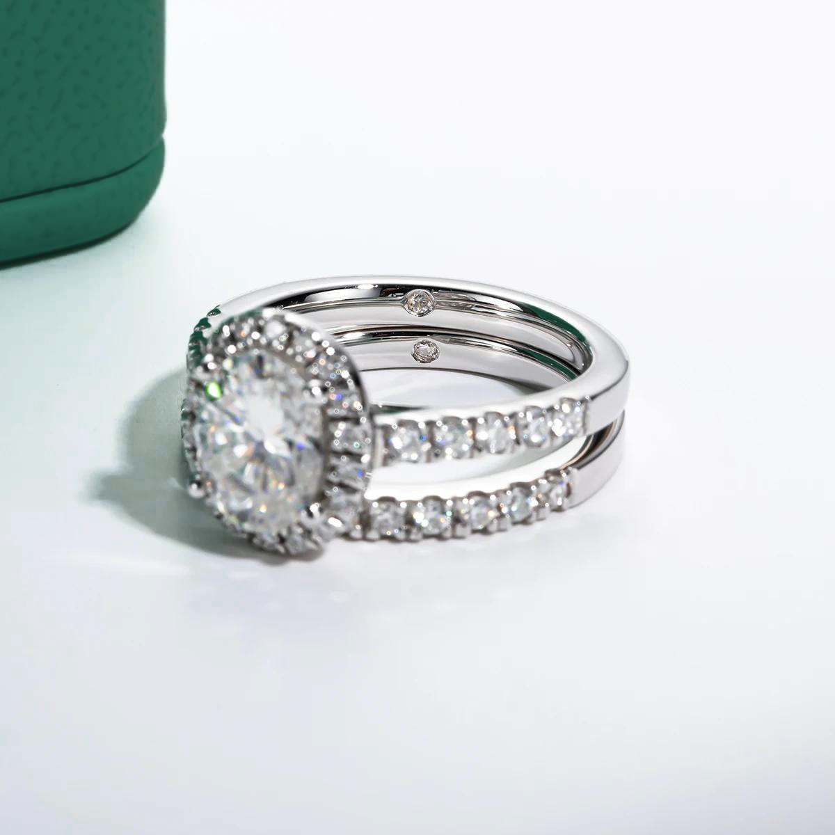 The Emily - Oval Cut Moissanite Set