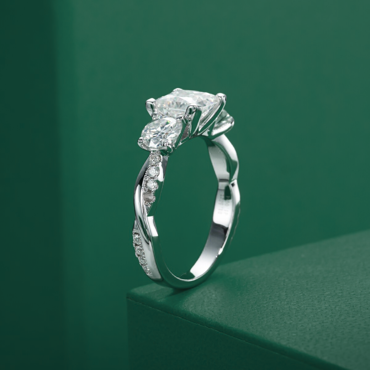 The Elysian – Princess & Round Brilliant Three-Stone Moissanite Ring