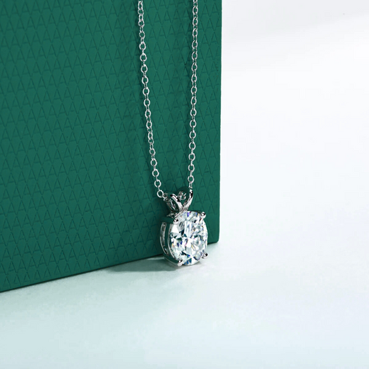 The Elara – Oval Cut Moissanite Necklace