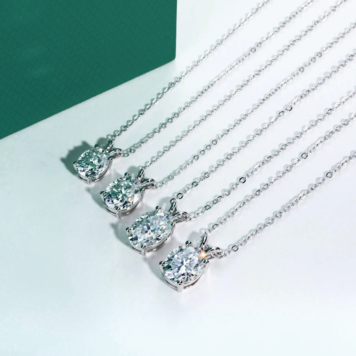The Elara – Oval Cut Moissanite Necklace