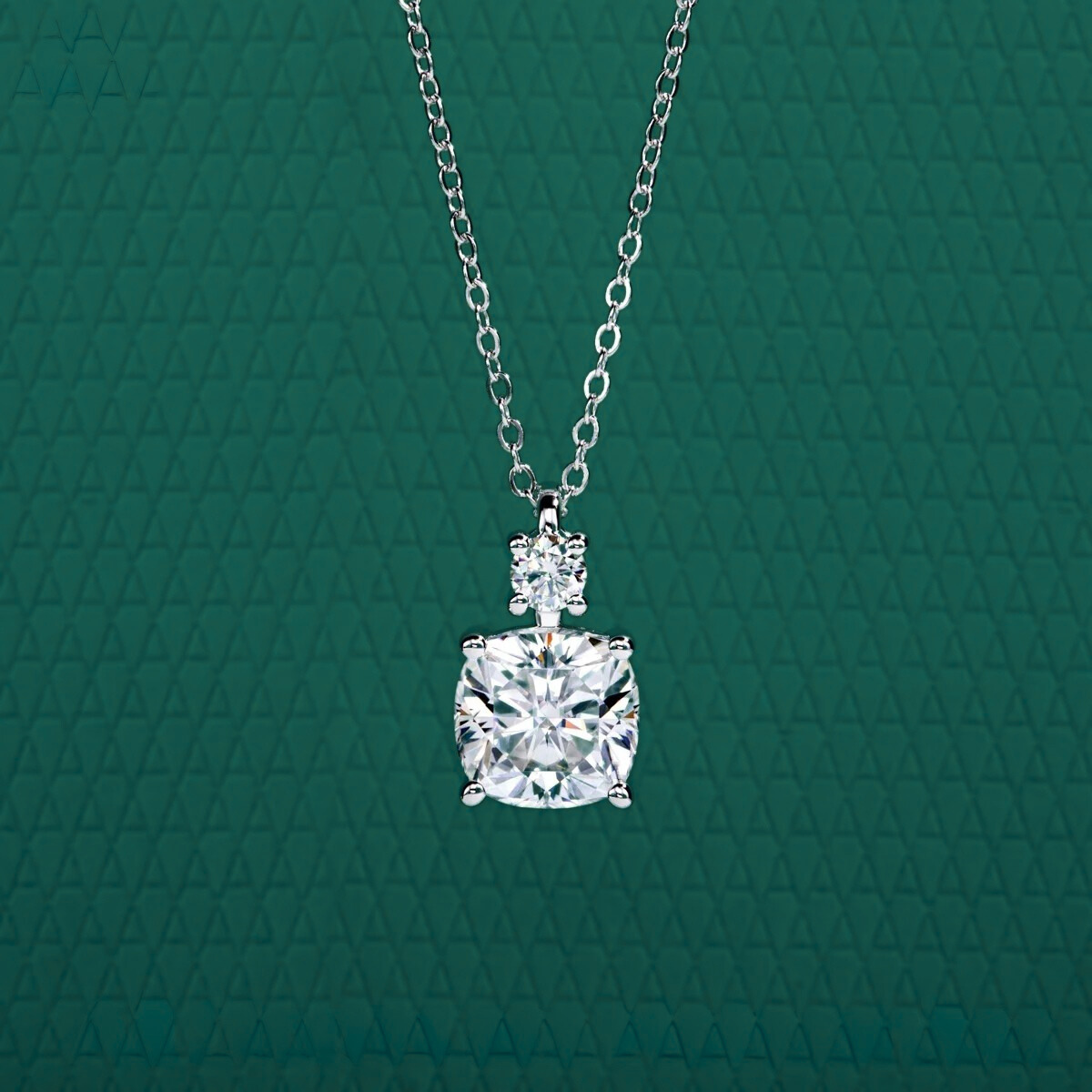 The Thalia – Cushion & Round Moissanite Necklace