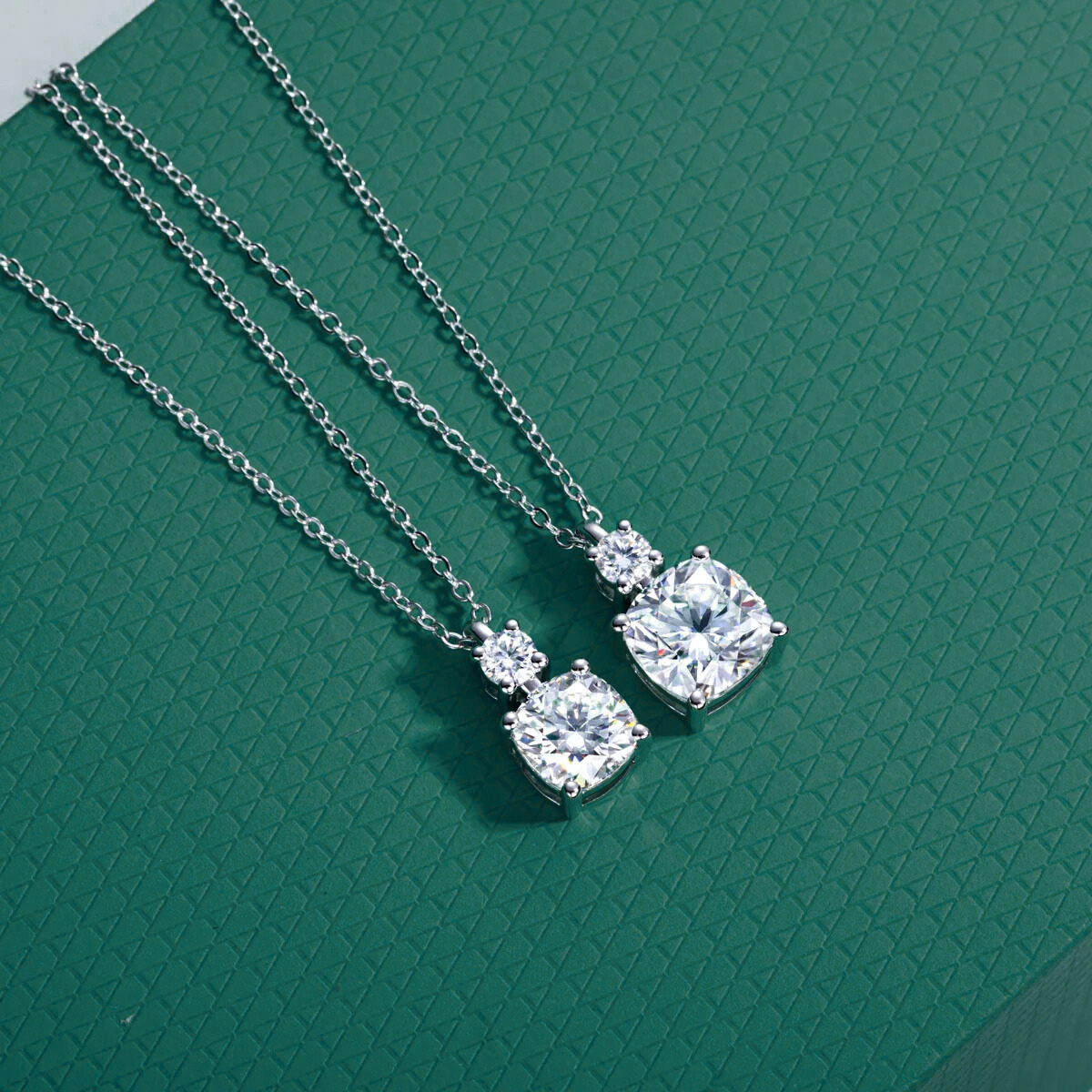 The Thalia – Cushion & Round Moissanite Necklace