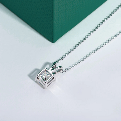 The Vianne – Asscher Cut Moissanite Necklace