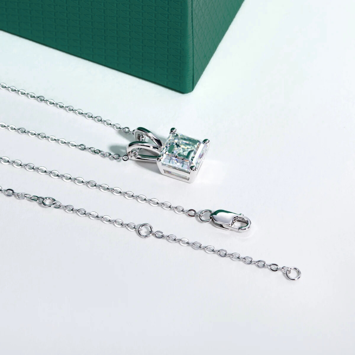 The Vianne – Asscher Cut Moissanite Necklace