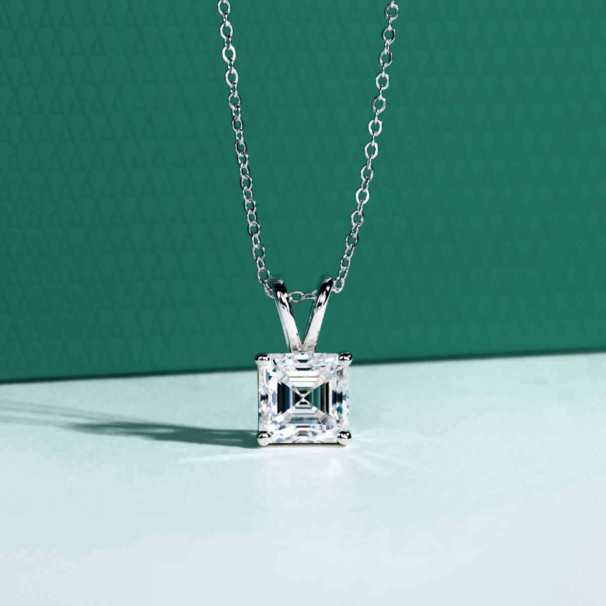 The Vianne – Asscher Cut Moissanite Necklace