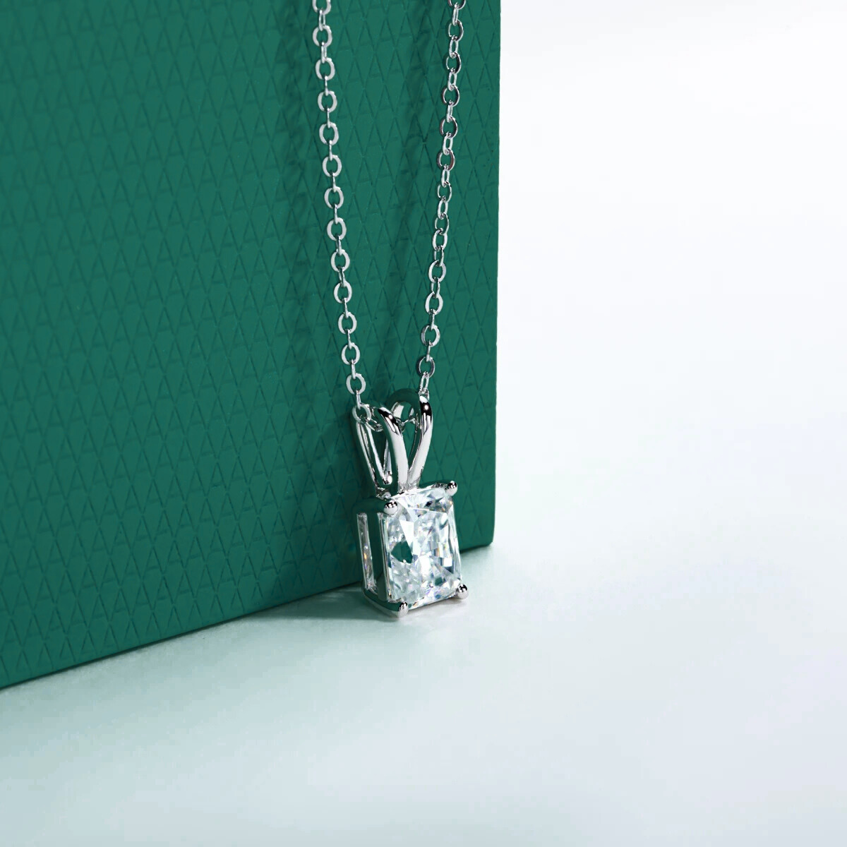 The Calista – Radiant Cut Moissanite Necklace