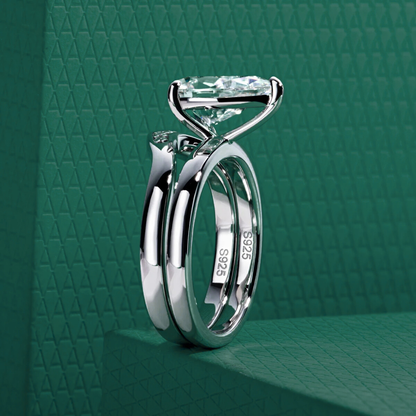 The Floriane - Pear Cut Moissanite Set