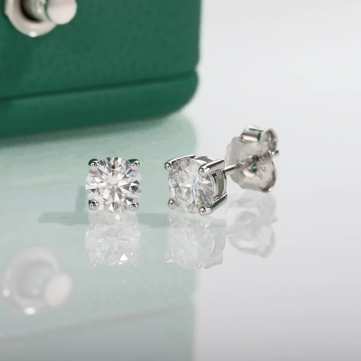 The Zoe - Round Brilliant Cut Moissanite Earrings