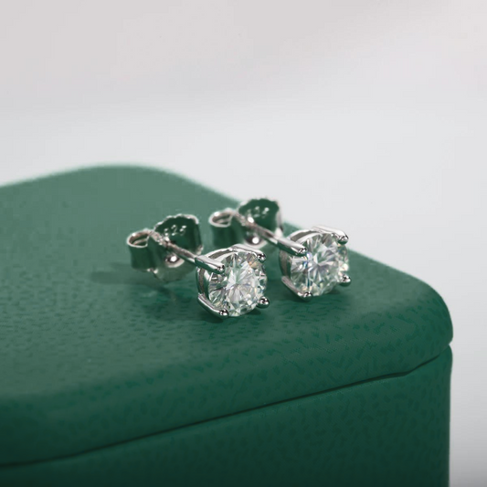 🎁 Gift: The Zoe - Moissanite Stud Earrings (100% off)