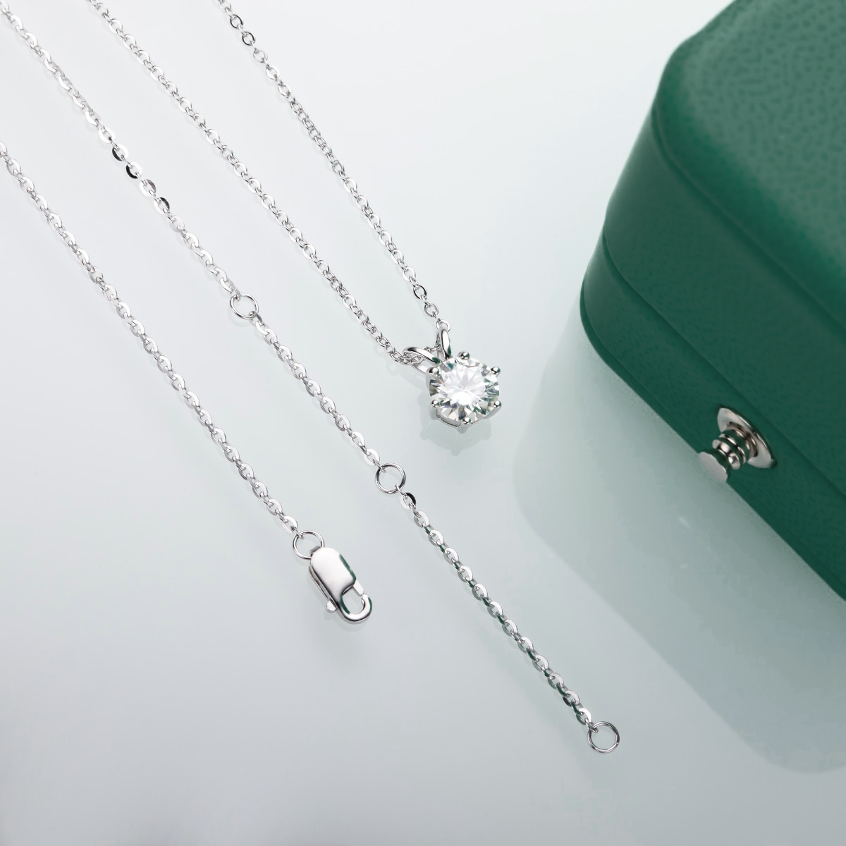 The Eleanor - 6-Prong Moissanite Necklace