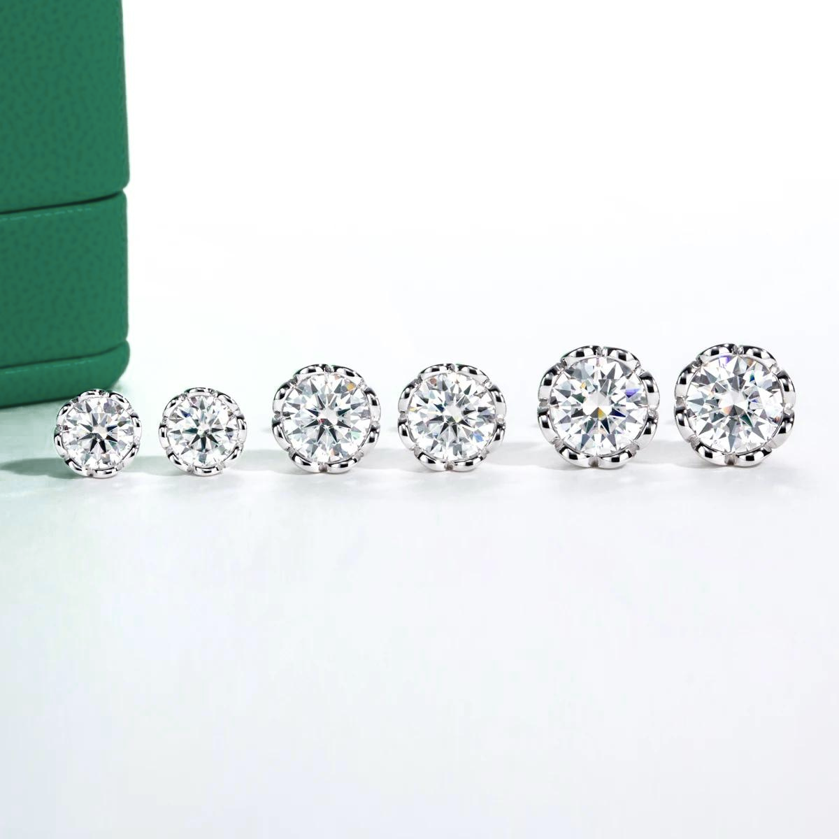 The Majesty - Round Brilliant Cut Moissanite Earrings