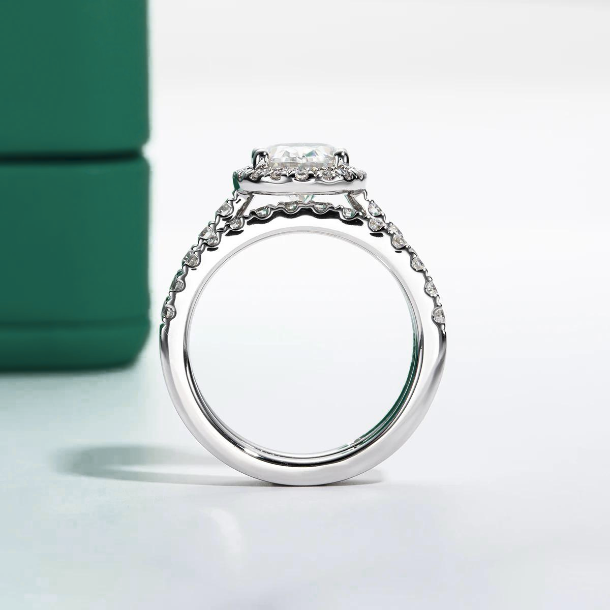 The Emily - Oval Cut Moissanite Set