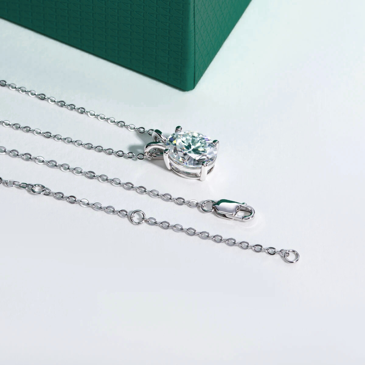 The Elara – Oval Cut Moissanite Necklace