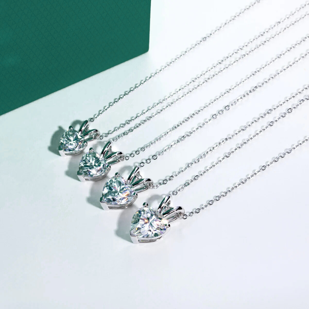 The Roselyn – Heart Cut Moissanite Necklace