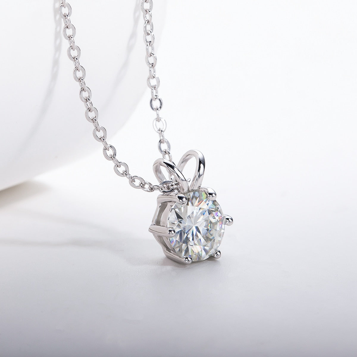 The Eleanor - 6-Prong Moissanite Necklace